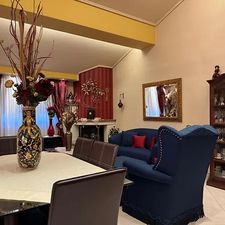 George House Apartment *